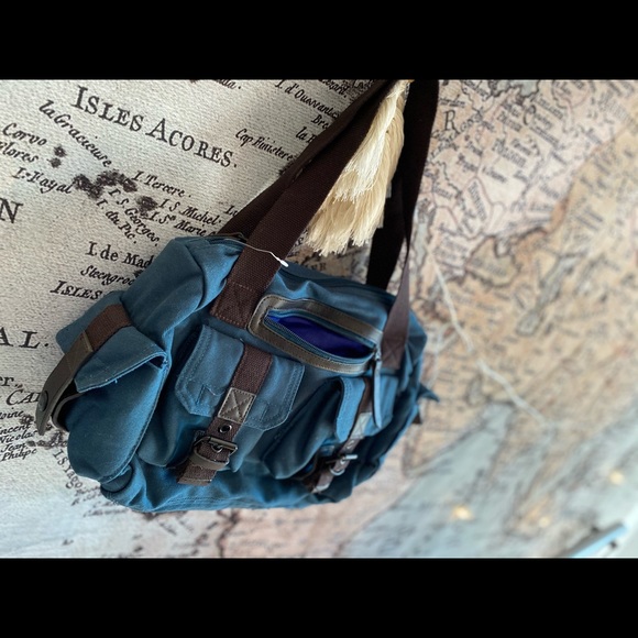 BENSIMON CARGO STYLE HAND BAG - Picture 2 of 6